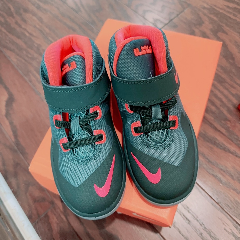 Nike Kids Green and Pink High-Top Sneakers